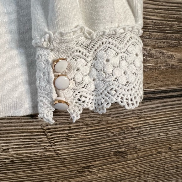 Peace n Love sweater size small - Picture 4 of 5